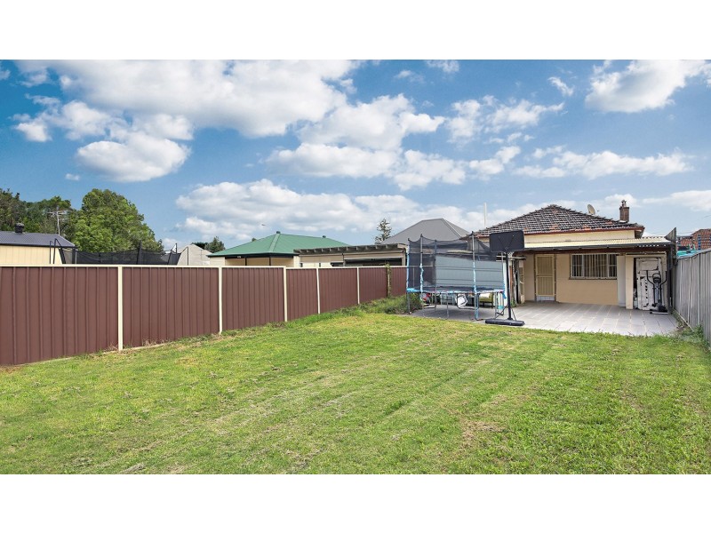 12 Flora Street, Roselands NSW 2196