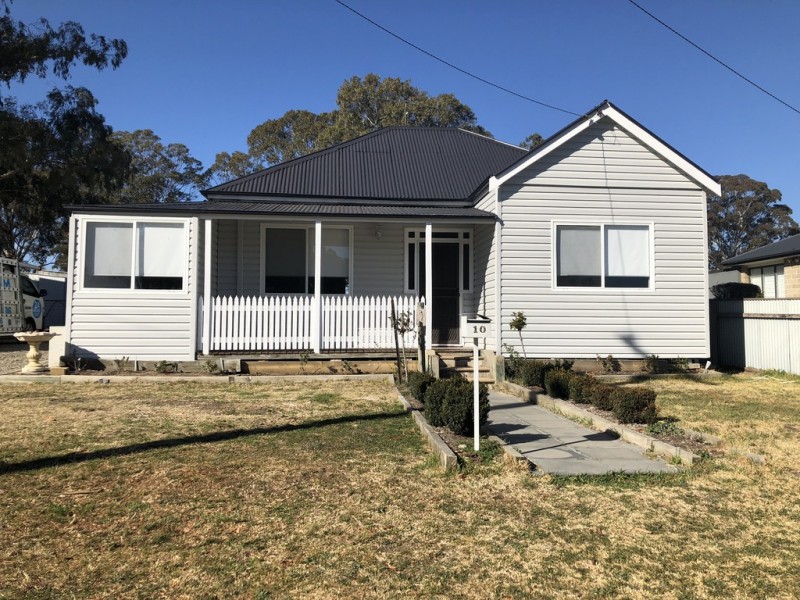 10 Goulburn Street, Marulan NSW 2579