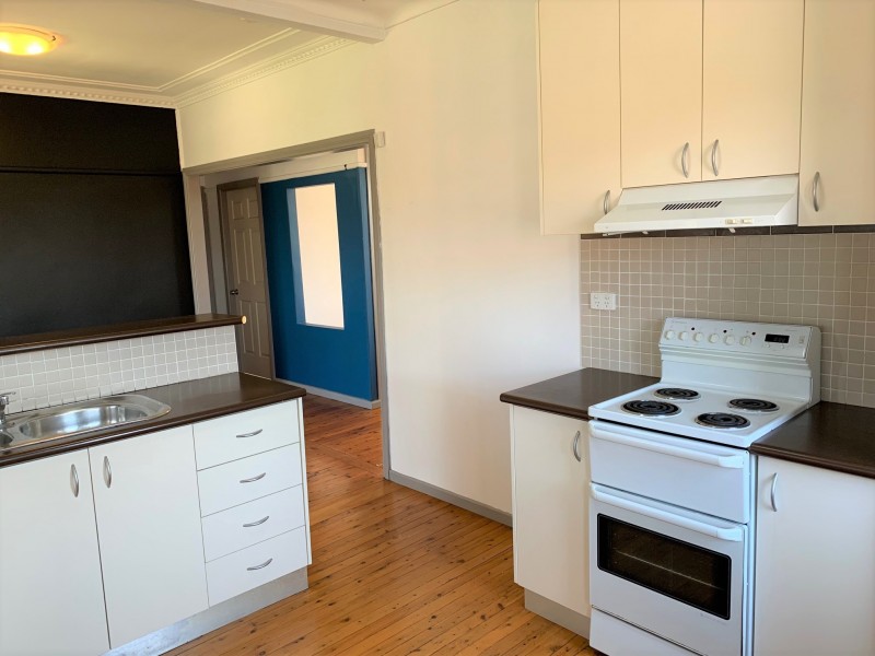 10 Taffs Avenue, Lugarno NSW 2210