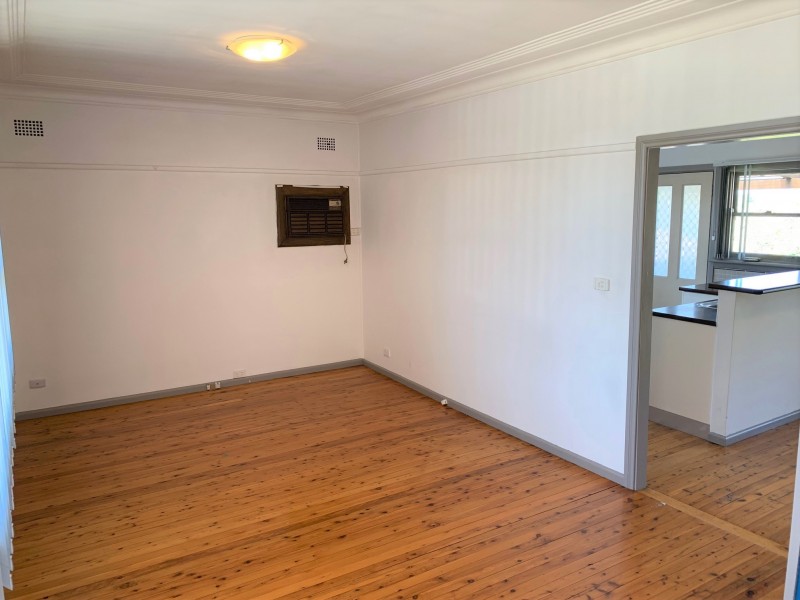 10 Taffs Avenue, Lugarno NSW 2210