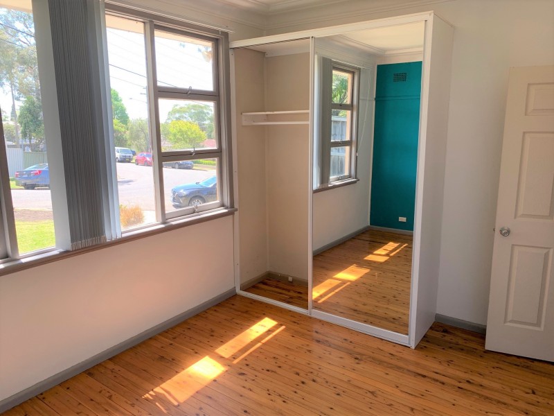 10 Taffs Avenue, Lugarno NSW 2210