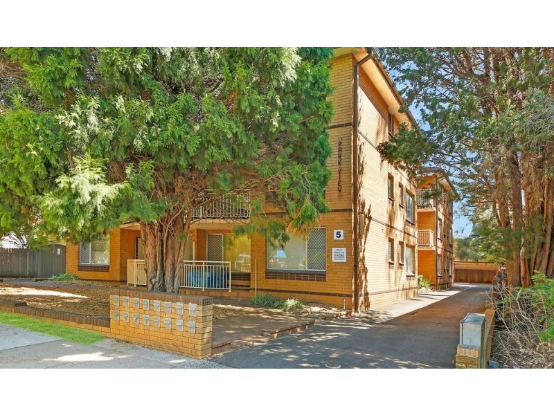 8/5 Cambridge Street, Penshurst NSW 2222