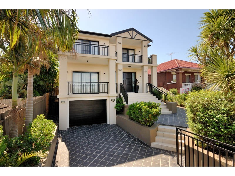 1 Poole Street, Kingsgrove NSW 2208