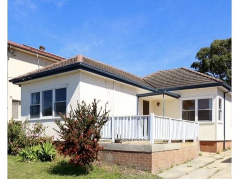 6 Rolestone Avenue, Kingsgrove NSW 2208