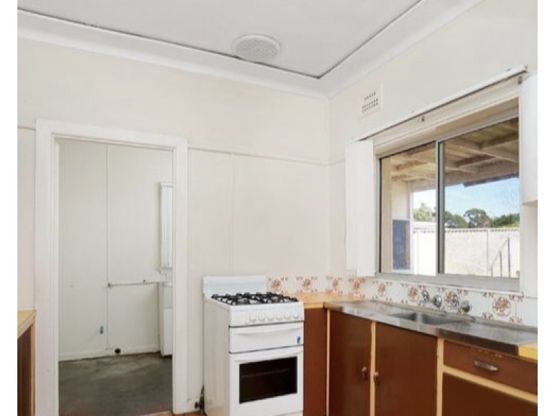 6 Rolestone Avenue, Kingsgrove NSW 2208