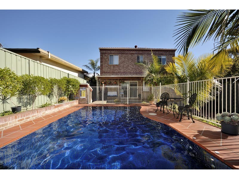 43 Bonds Road, Peakhurst NSW 2210