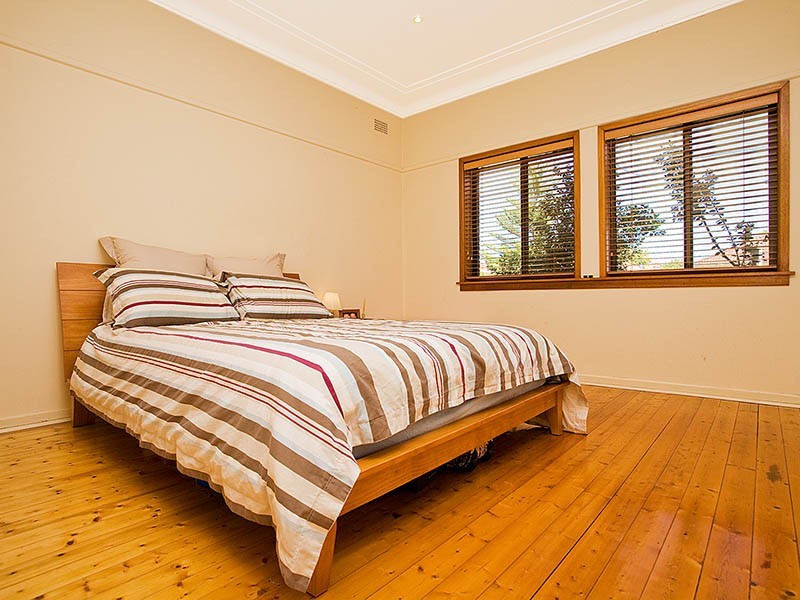 8 McIntyre Avenue, Brighton-le-sands NSW 2216