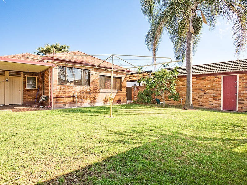 8 McIntyre Avenue, Brighton-le-sands NSW 2216