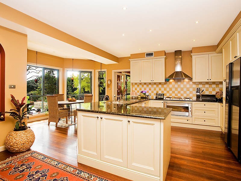 12 Waratah Street, Oatley NSW 2223