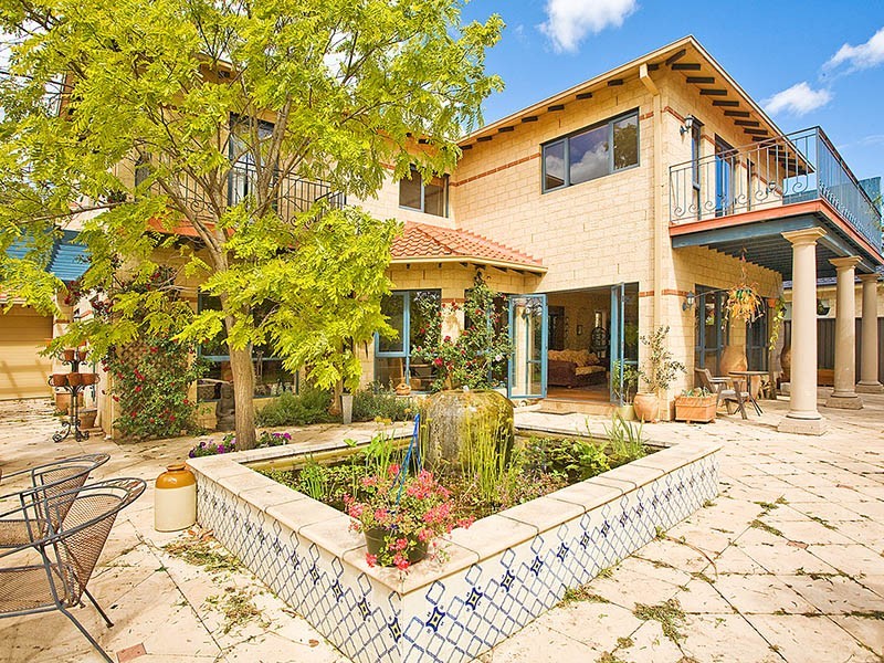 12 Waratah Street, Oatley NSW 2223