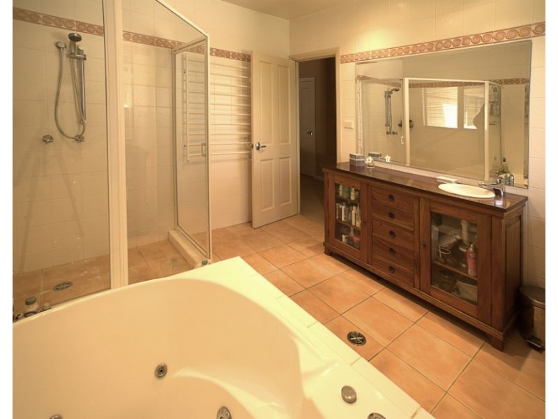 12 Waratah Street, Oatley NSW 2223