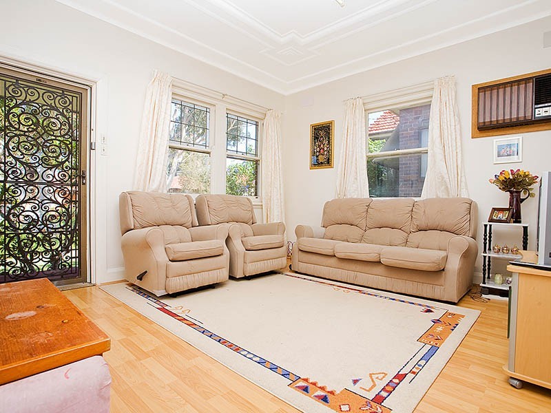 25 Allambee Crescent, Beverly Hills NSW 2209