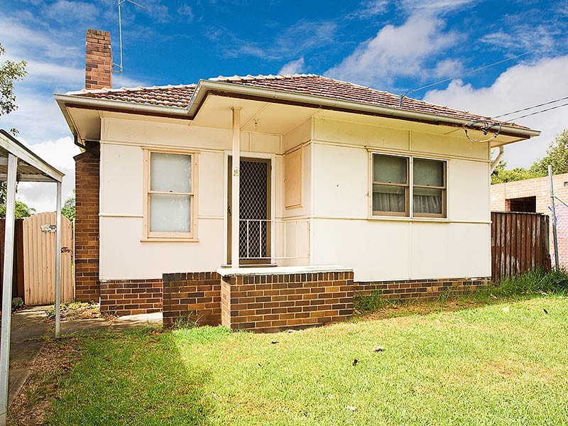 2 Kiewarra Street, Kingsgrove NSW 2208