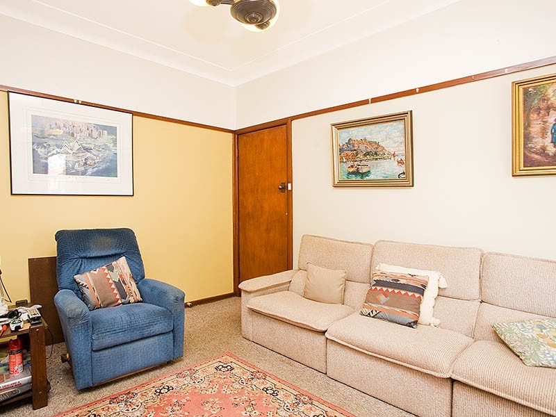 2 Kiewarra Street, Kingsgrove NSW 2208