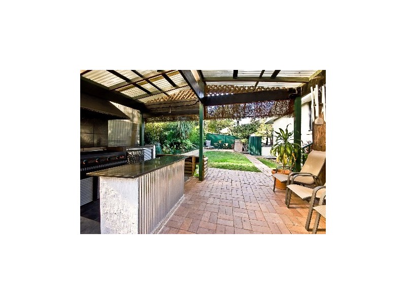 2A Forshaw Avenue, Peakhurst NSW 2210