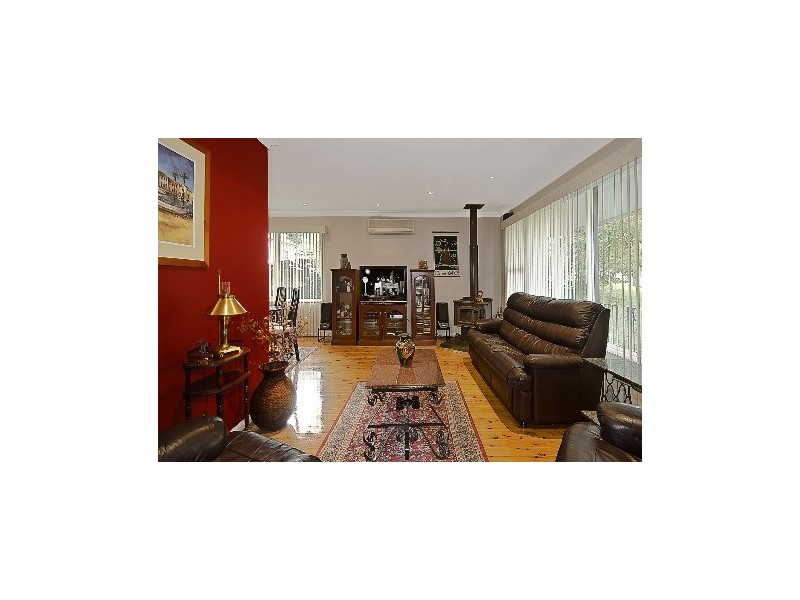 2A Forshaw Avenue, Peakhurst NSW 2210