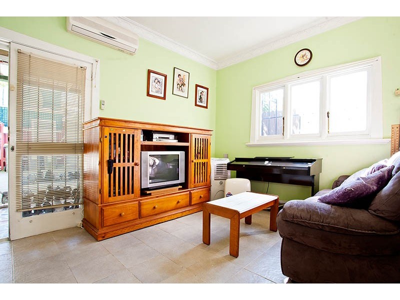 8 Gannon Lane, Tempe NSW 2044