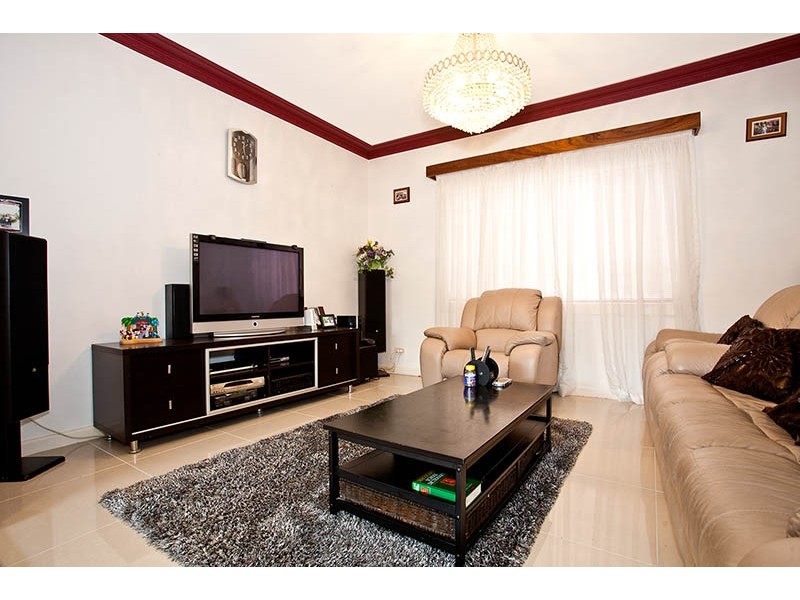 12 Iris Avenue, Riverwood NSW 2210