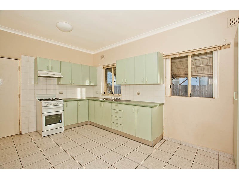 79 Rogers Street, Roselands NSW 2196