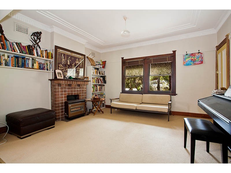 28 Colvin Avenue, Carlton NSW 2218