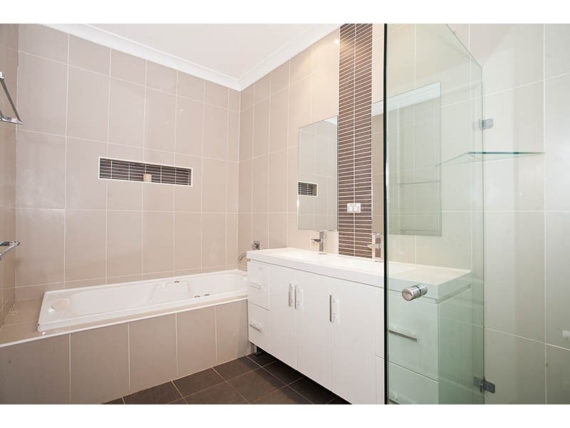 5 Monaro Avenue, Kingsgrove NSW 2208