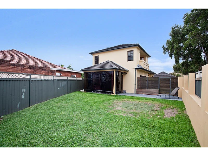 5 Monaro Avenue, Kingsgrove NSW 2208