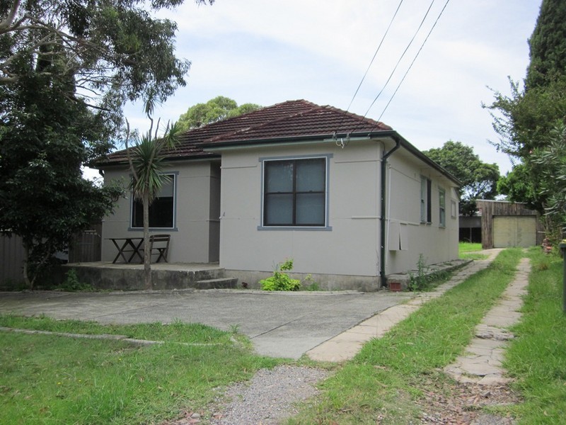 4 Crammond Boulevarde, Caringbah NSW 2229