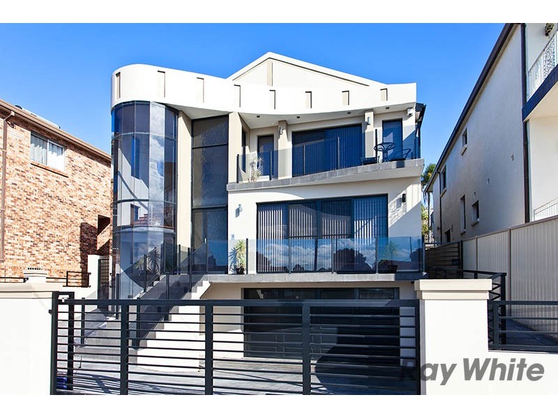 8 Wolli Creek Road, Banksia NSW 2216