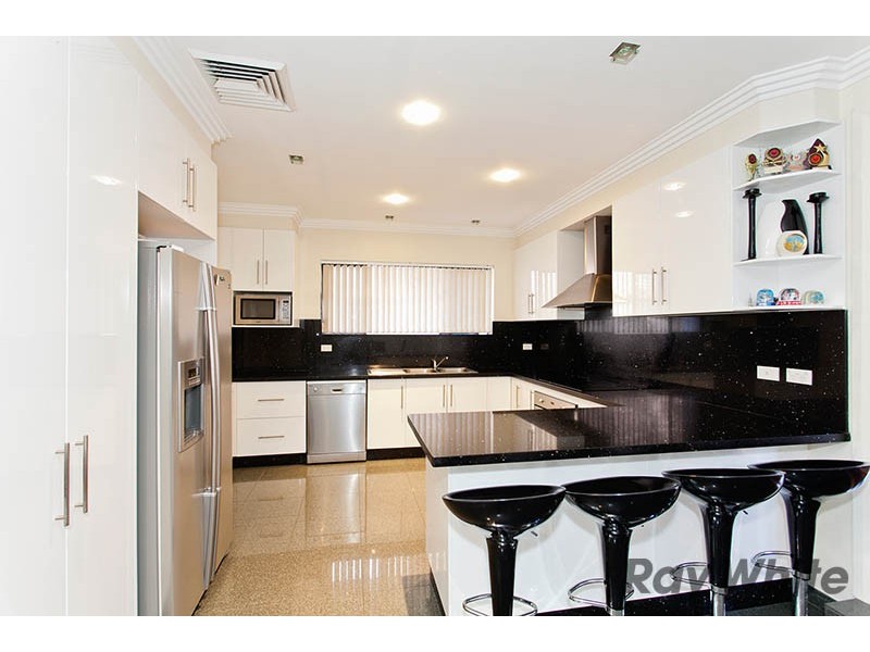 8 Wolli Creek Road, Banksia NSW 2216