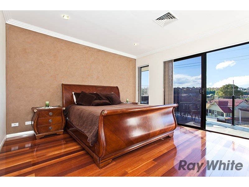 8 Wolli Creek Road, Banksia NSW 2216