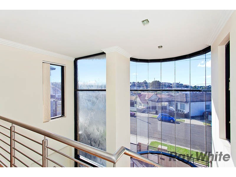 8 Wolli Creek Road, Banksia NSW 2216