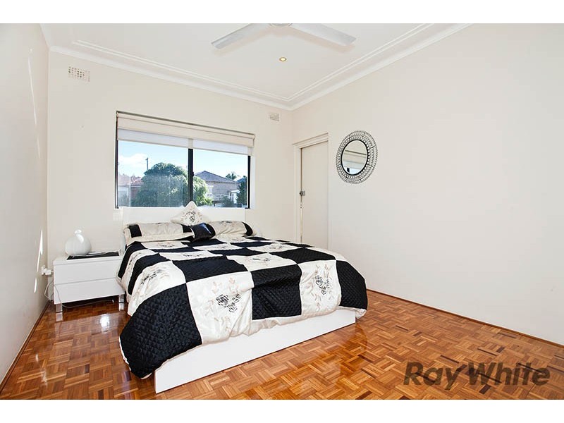 5 Staples Street, Kingsgrove NSW 2208