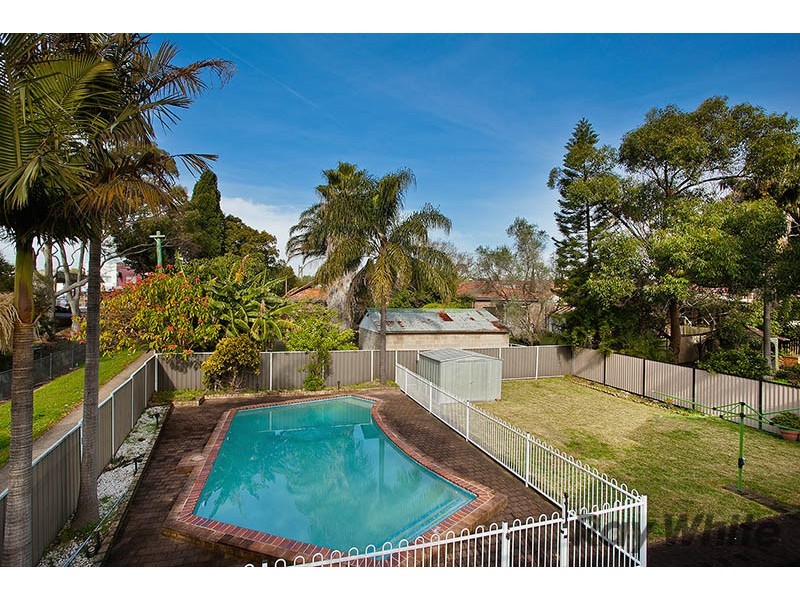 6 Baringa Road, Earlwood NSW 2206