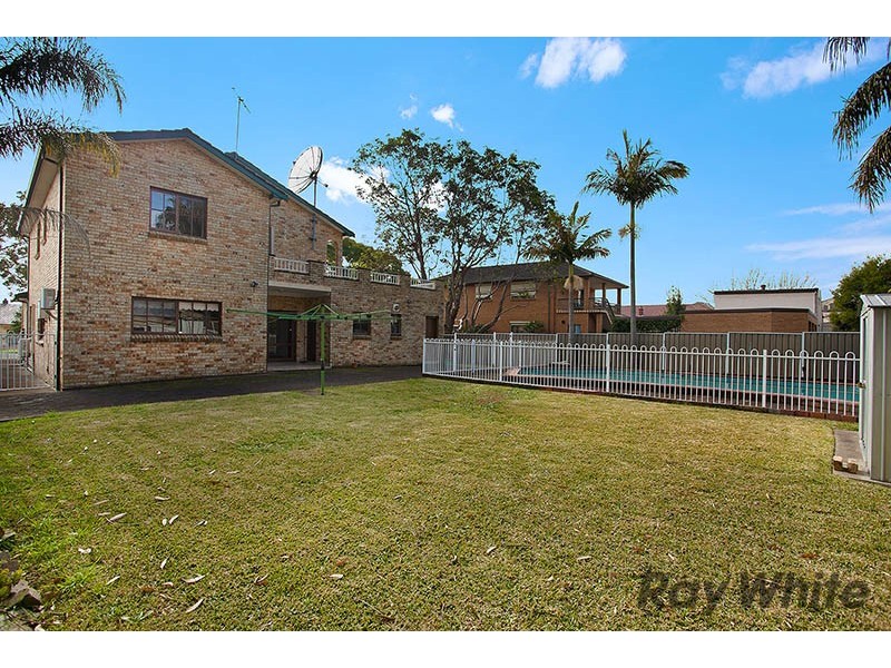 6 Baringa Road, Earlwood NSW 2206