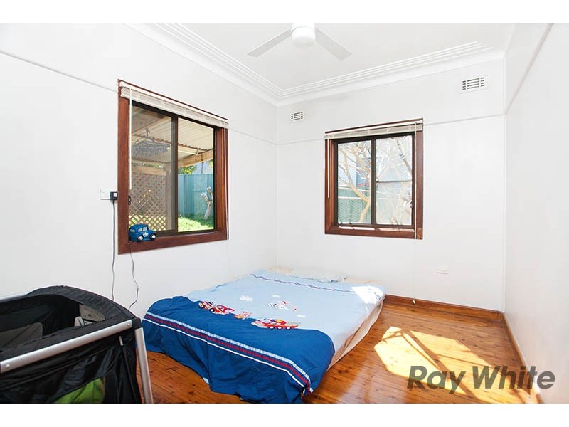 32 Barwon Road, Mortdale NSW 2223