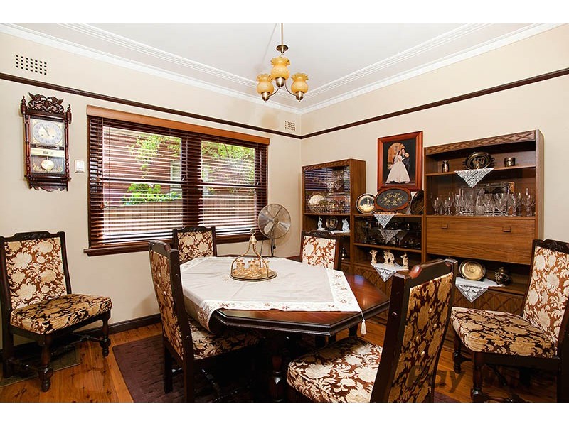 9 Bray Avenue, Earlwood NSW 2206