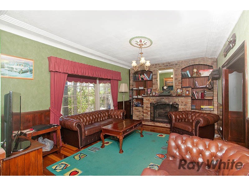 1 Valentia Avenue, Lugarno NSW 2210