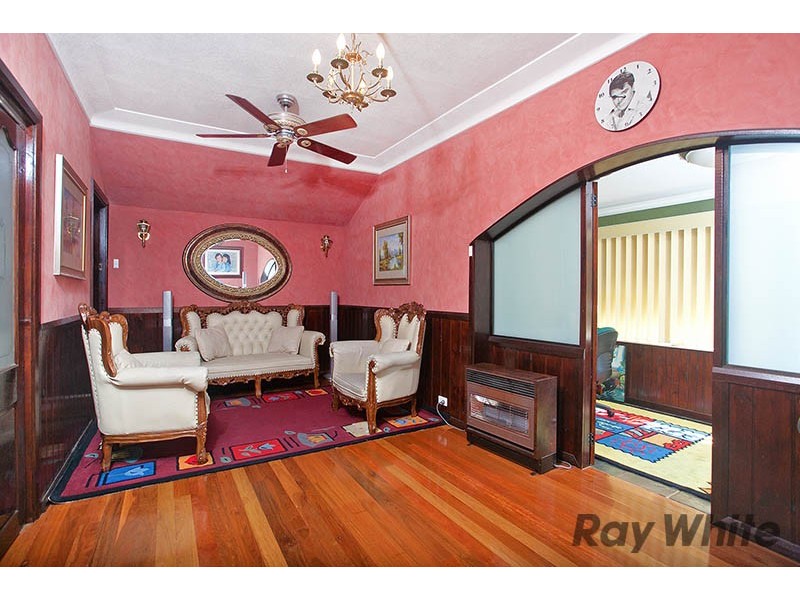 1 Valentia Avenue, Lugarno NSW 2210