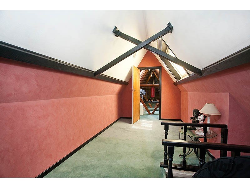 1 Valentia Avenue, Lugarno NSW 2210