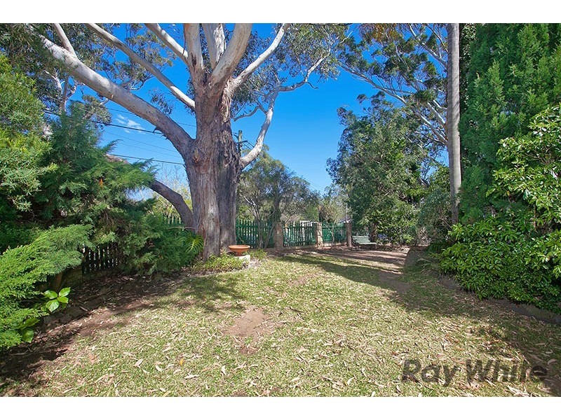 1 Valentia Avenue, Lugarno NSW 2210