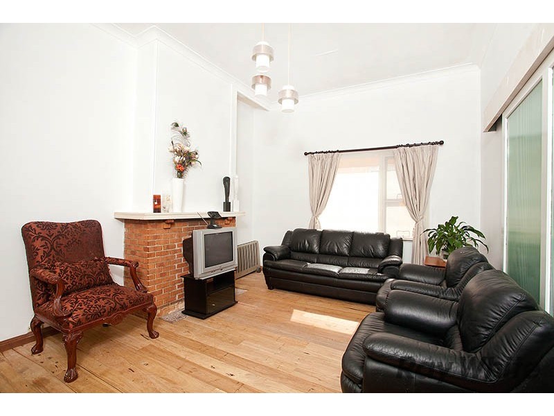 64 Wollongong Road, Arncliffe NSW 2205