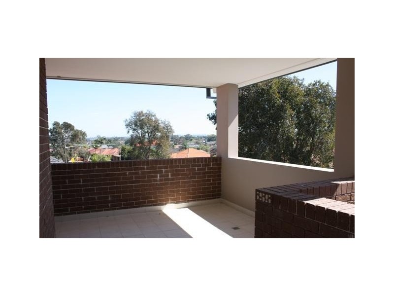 2A Eva Street, Roselands NSW 2196