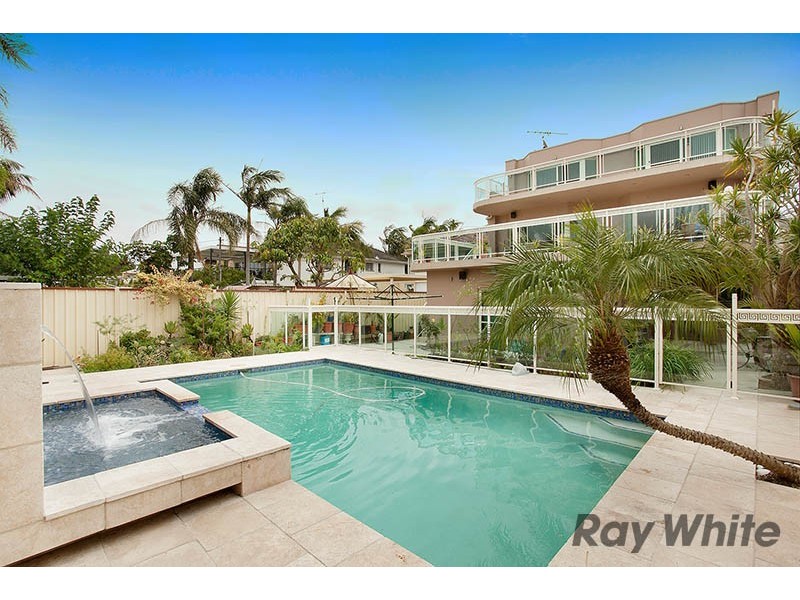 8 Carlton Crescent, Kogarah Bay NSW 2217