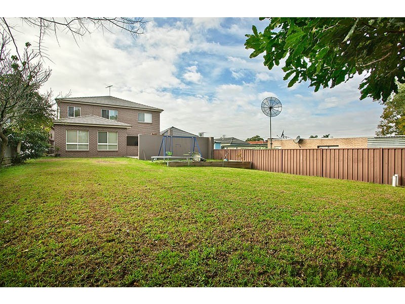 52 Benaroon Road, Lakemba NSW 2195