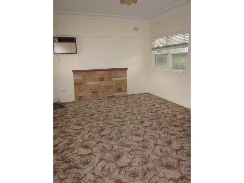 40 Nicoll Street, Roselands NSW 2196