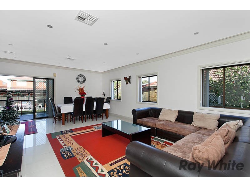 5 Kinsel Avenue, Kingsgrove NSW 2208