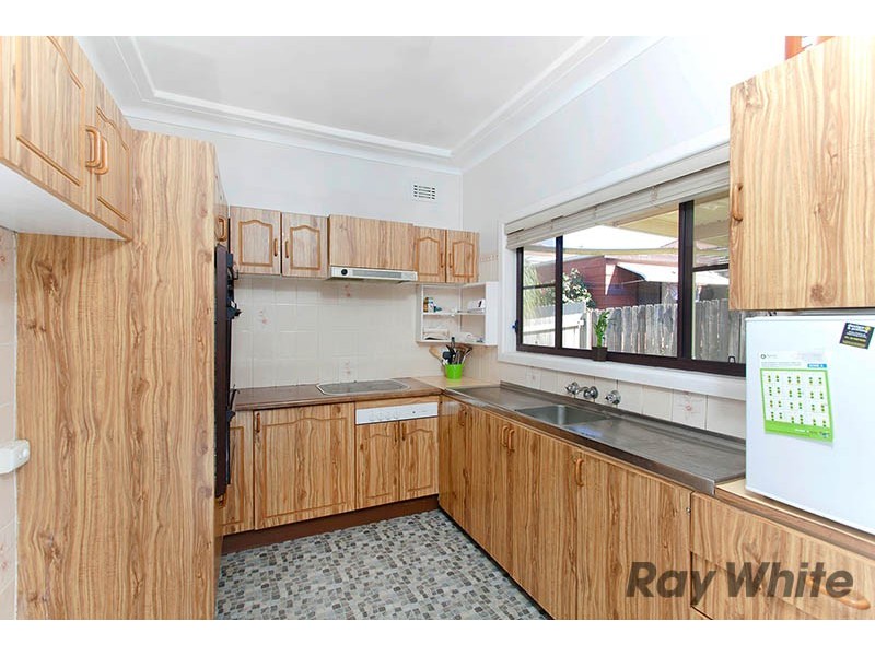 32 Barwon Road, Mortdale NSW 2223