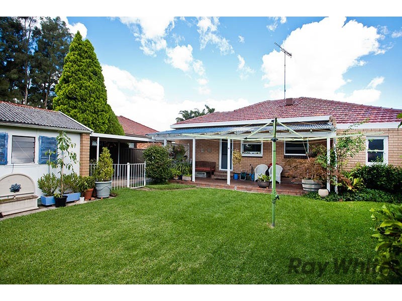 52 Lynwen Crescent, Banksia NSW 2216