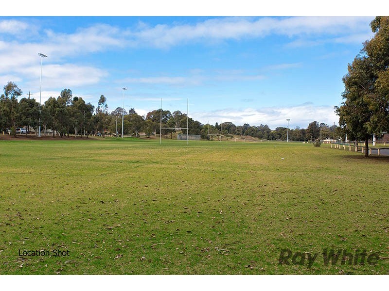 8 Clarendon Road, Peakhurst NSW 2210