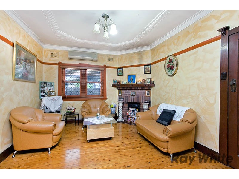 14 Planthurst Road, Carlton NSW 2218